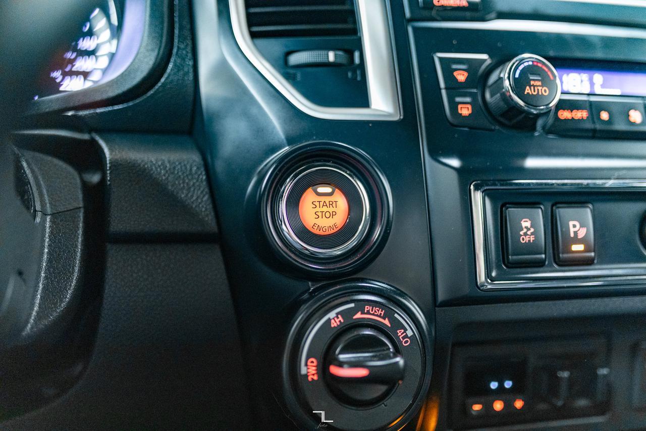 2018 Nissan Titan 4x4 Crew Cab SV Midnight Edition Nav BCam Red Deer AB