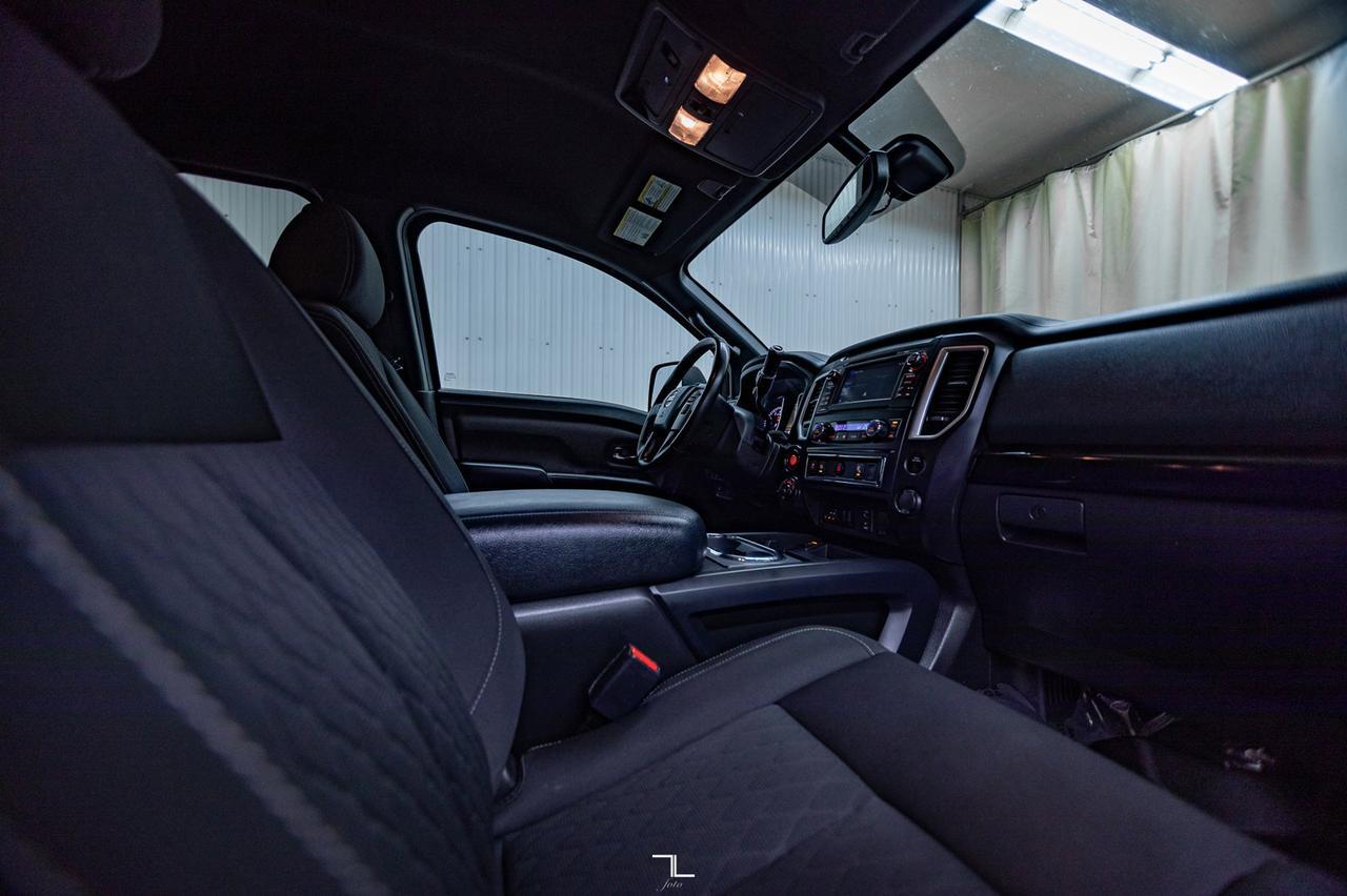 2018 Nissan Titan 4x4 Crew Cab SV Midnight Nav BCam Red Deer AB