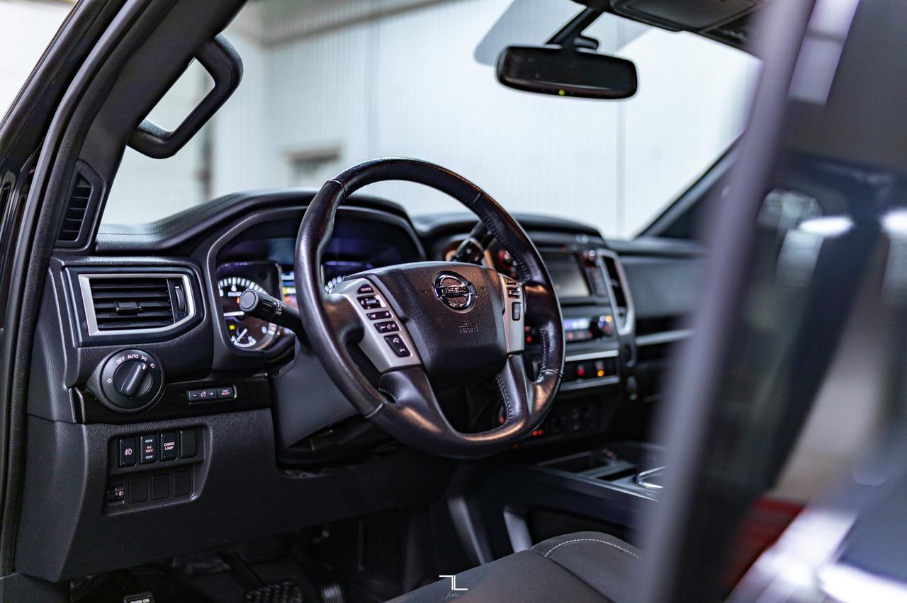 2018 Nissan Titan 4x4 Crew Cab SV Midnight Nav BCam Red Deer AB