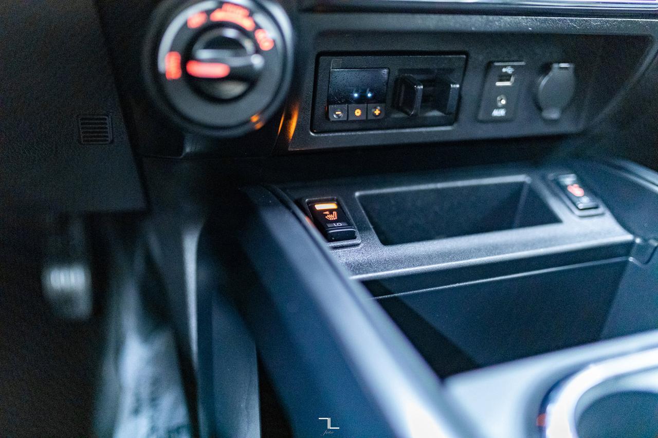 2018 Nissan Titan 4x4 Crew Cab SV Midnight Nav BCam Red Deer AB