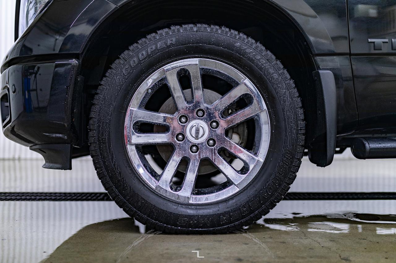 2018 Nissan Titan 4x4 Crew Cab SV Midnight Nav BCam Red Deer AB