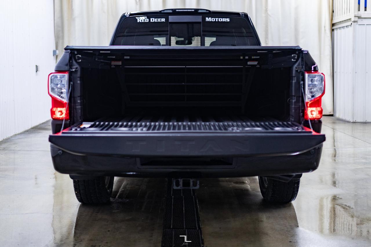 2018 Nissan Titan 4x4 Crew Cab SV Midnight Nav BCam Red Deer AB