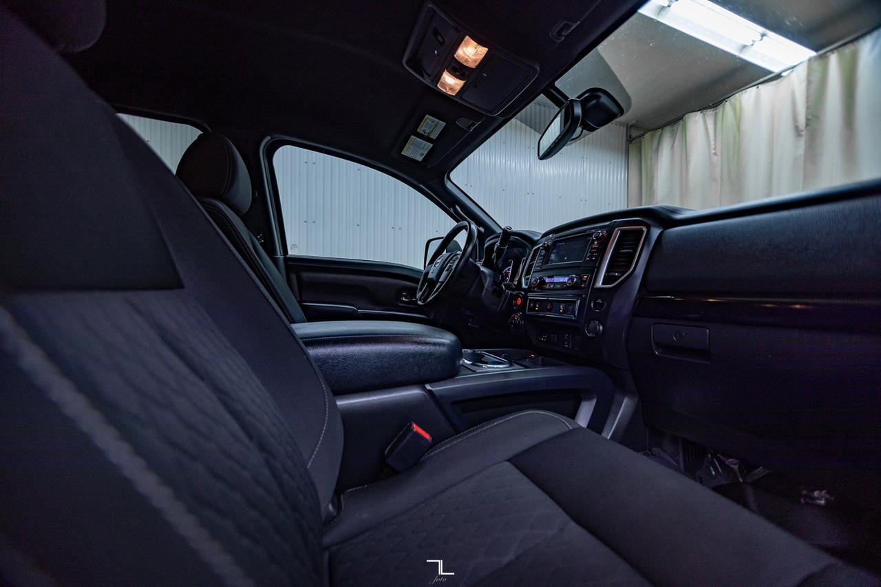 2018 Nissan Titan 4x4 Crew Cab SV Midnight Nav BCam Red Deer AB
