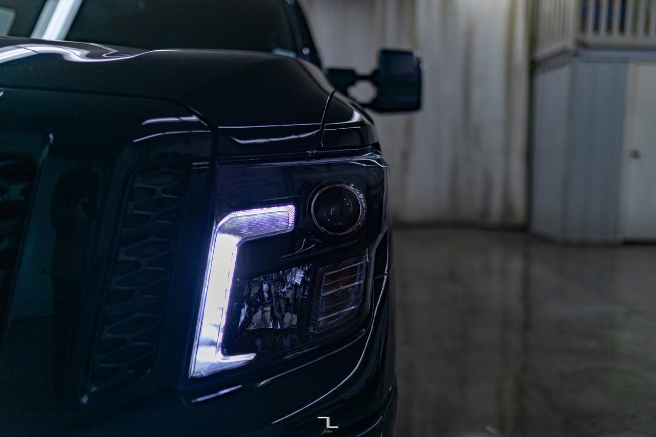 2018 Nissan Titan 4x4 Crew Cab SV Midnight Nav BCam Red Deer AB