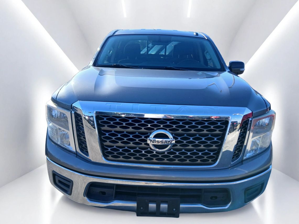 2018 Nissan Titan Crew Cab SV Pickup 4D 5 1/2 ft