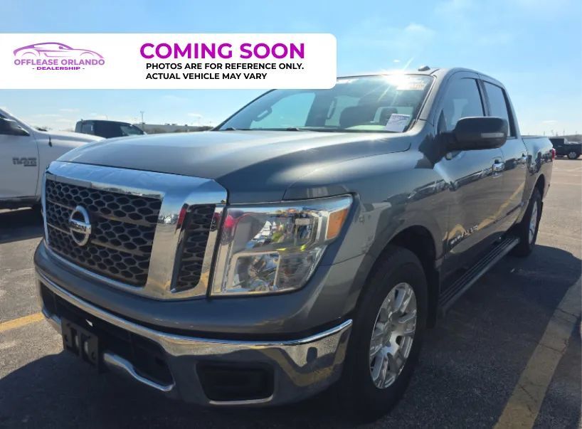 2018 Nissan Titan Crew Cab SV Pickup 4D 5 1/2 ft