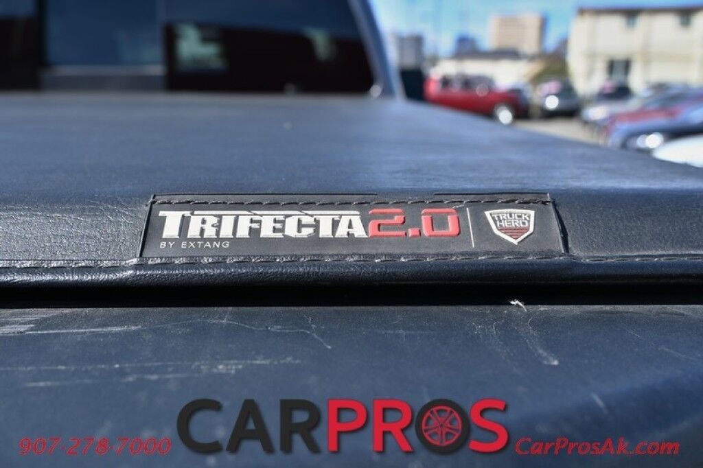 2018 Nissan Titan PRO-4X - Lifted - Fuel Wheels - 35in Tires - PRO-4X Utility Package - Comfort & Convenience Package - 5.6L V8 - 4X4 - Crew Cab - Pust To Start w/ Keyless Entry - Tow Package - 1 Owner Anchorage AK