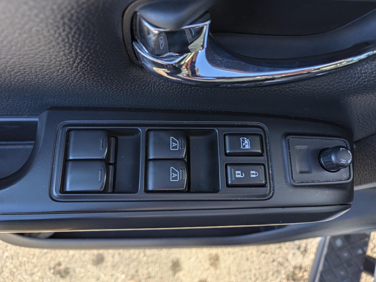 2018 Nissan Titan SV Crew Cab 4x4 | V8 HD | Tow Haul Mode | Keyless Entry | 98L Fuel Tank | Premium Comfort Redwater AB
