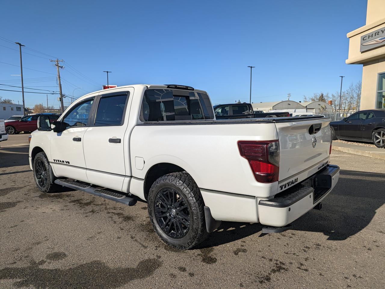 2018 Nissan Titan SV Crew Cab 4x4 | V8 HD | Tow Haul Mode | Keyless Entry | 98L Fuel Tank | Premium Comfort Redwater AB
