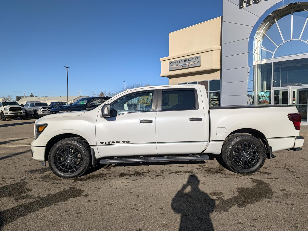 2018 Nissan Titan SV Crew Cab 4x4 | V8 HD | Tow Haul Mode | Keyless Entry | 98L Fuel Tank | Premium Comfort Redwater AB