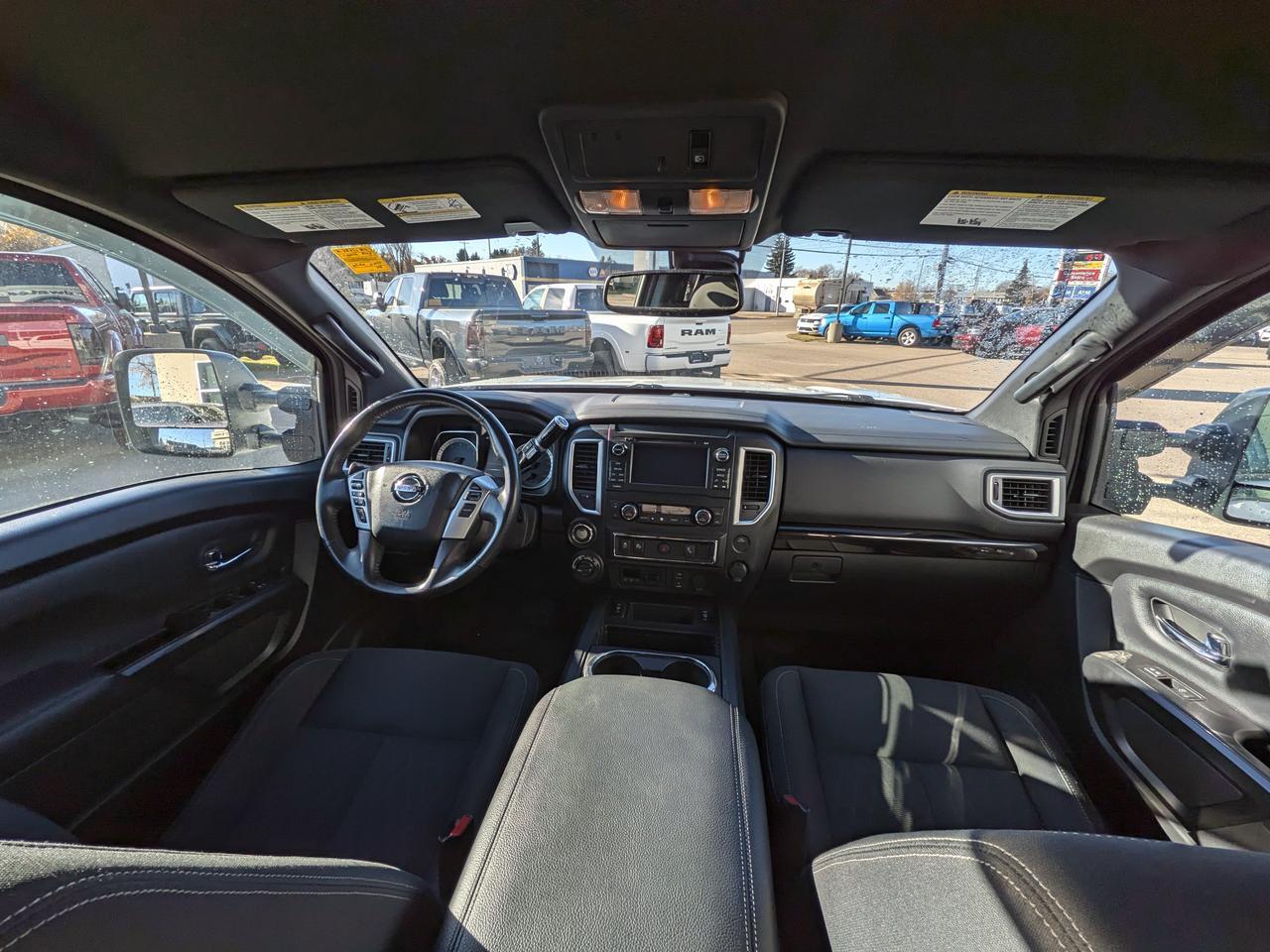 2018 Nissan Titan SV Crew Cab 4x4 | V8 HD | Tow Haul Mode | Keyless Entry | 98L Fuel Tank | Premium Comfort Redwater AB