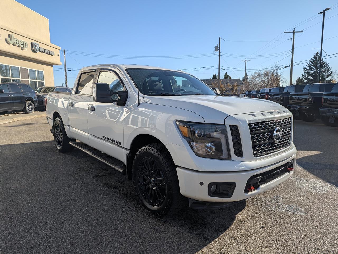 2018 Nissan Titan SV Crew Cab 4x4 | V8 HD | Tow Haul Mode | Keyless Entry | 98L Fuel Tank | Premium Comfort Redwater AB