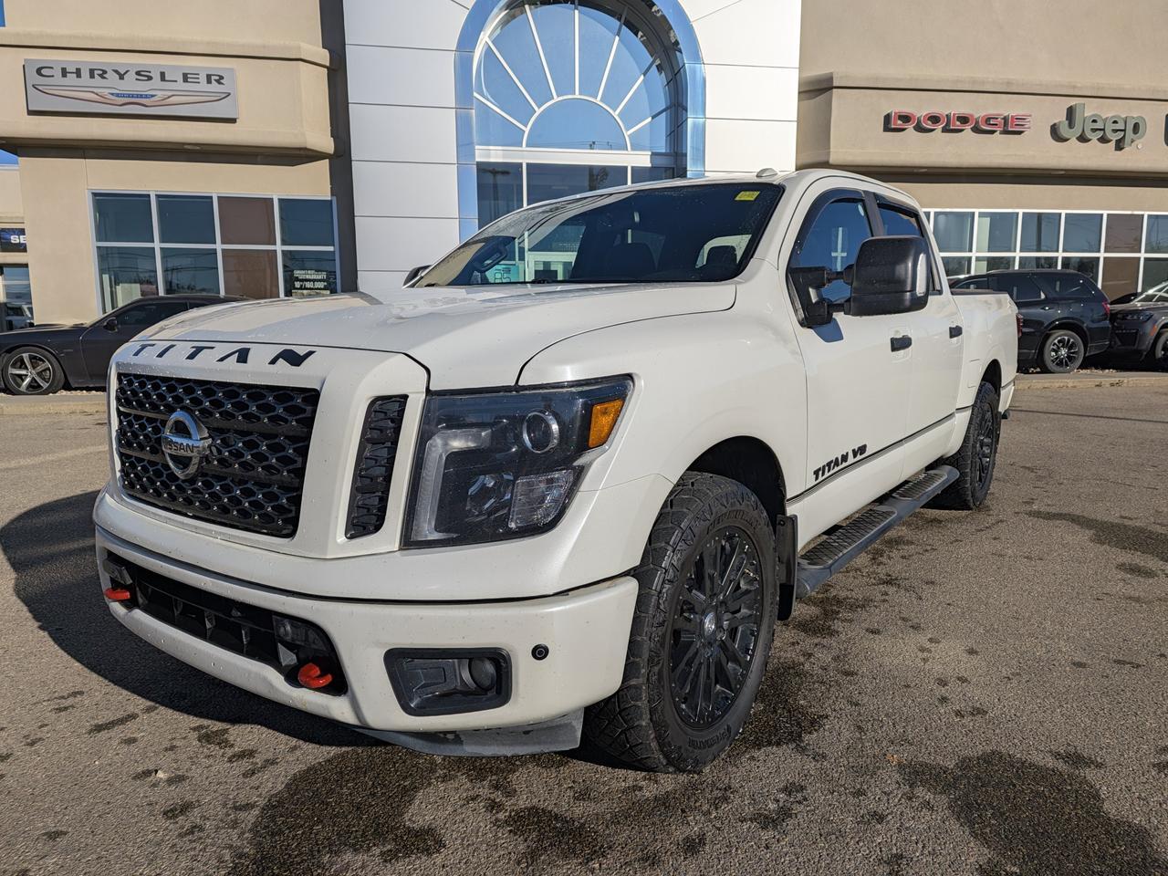 2018 Nissan Titan SV Crew Cab 4x4 | V8 HD | Tow Haul Mode | Keyless Entry | 98L Fuel Tank | Premium Comfort Redwater AB