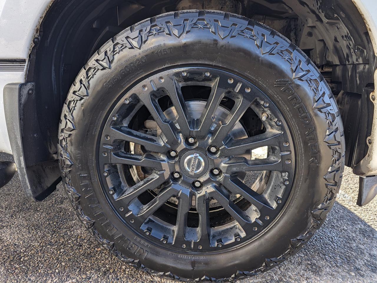 2018 Nissan Titan SV Crew Cab 4x4 | V8 HD | Tow Haul Mode | Keyless Entry | 98L Fuel Tank | Premium Comfort Redwater AB