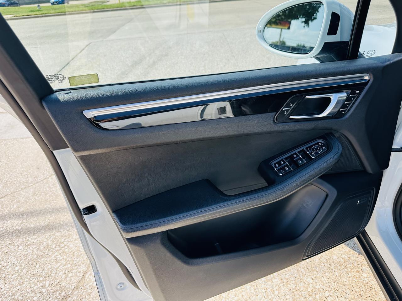 2018 PORSCHE Macan Sport Edition Dallas TX
