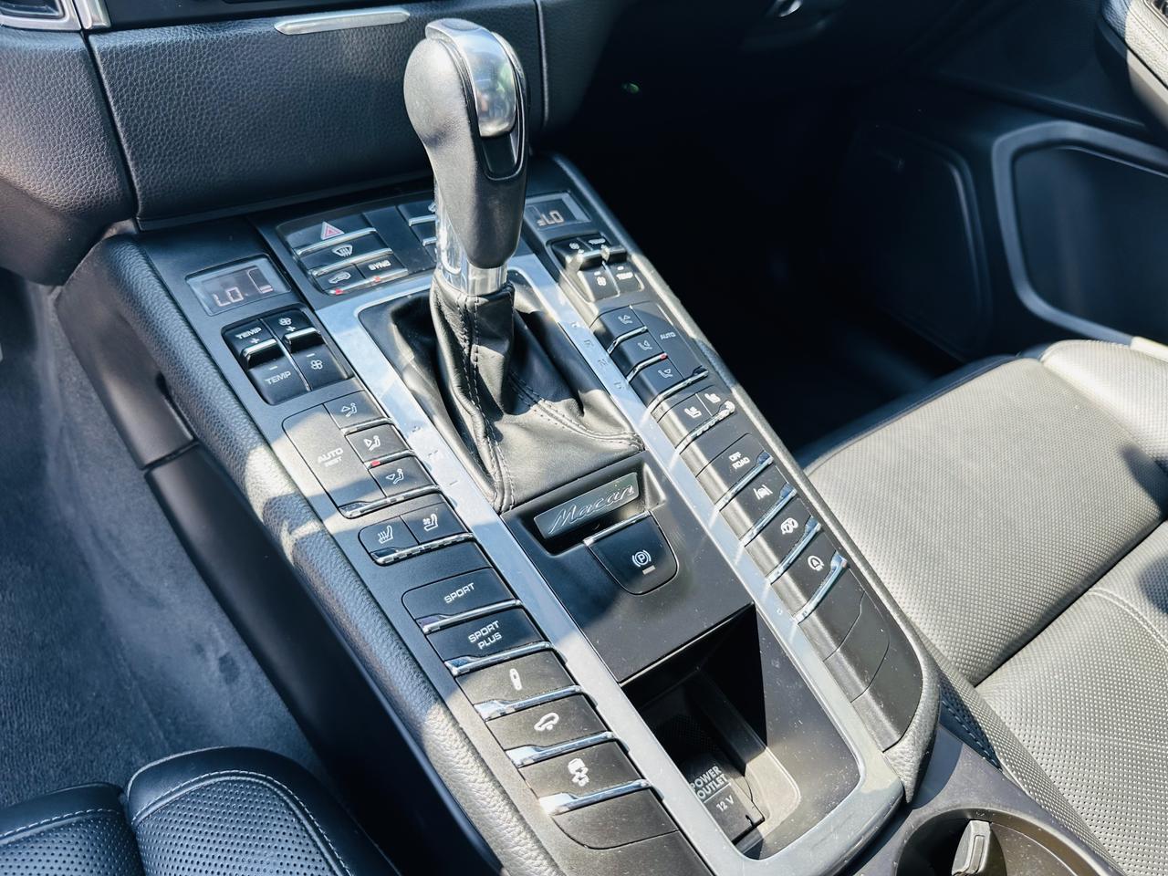 2018 PORSCHE Macan Sport Edition Dallas TX
