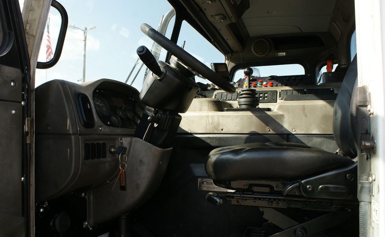 2018 Peterbilt 520 40 Yard Heil Front Loader Garbage Truck Tampa FL