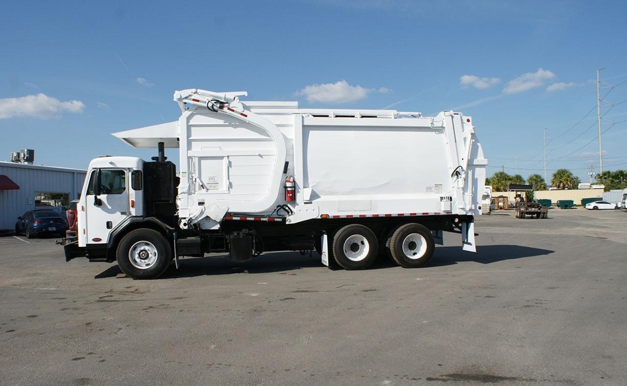 2018 Peterbilt 520 40 Yard Heil Front Loader Garbage Truck