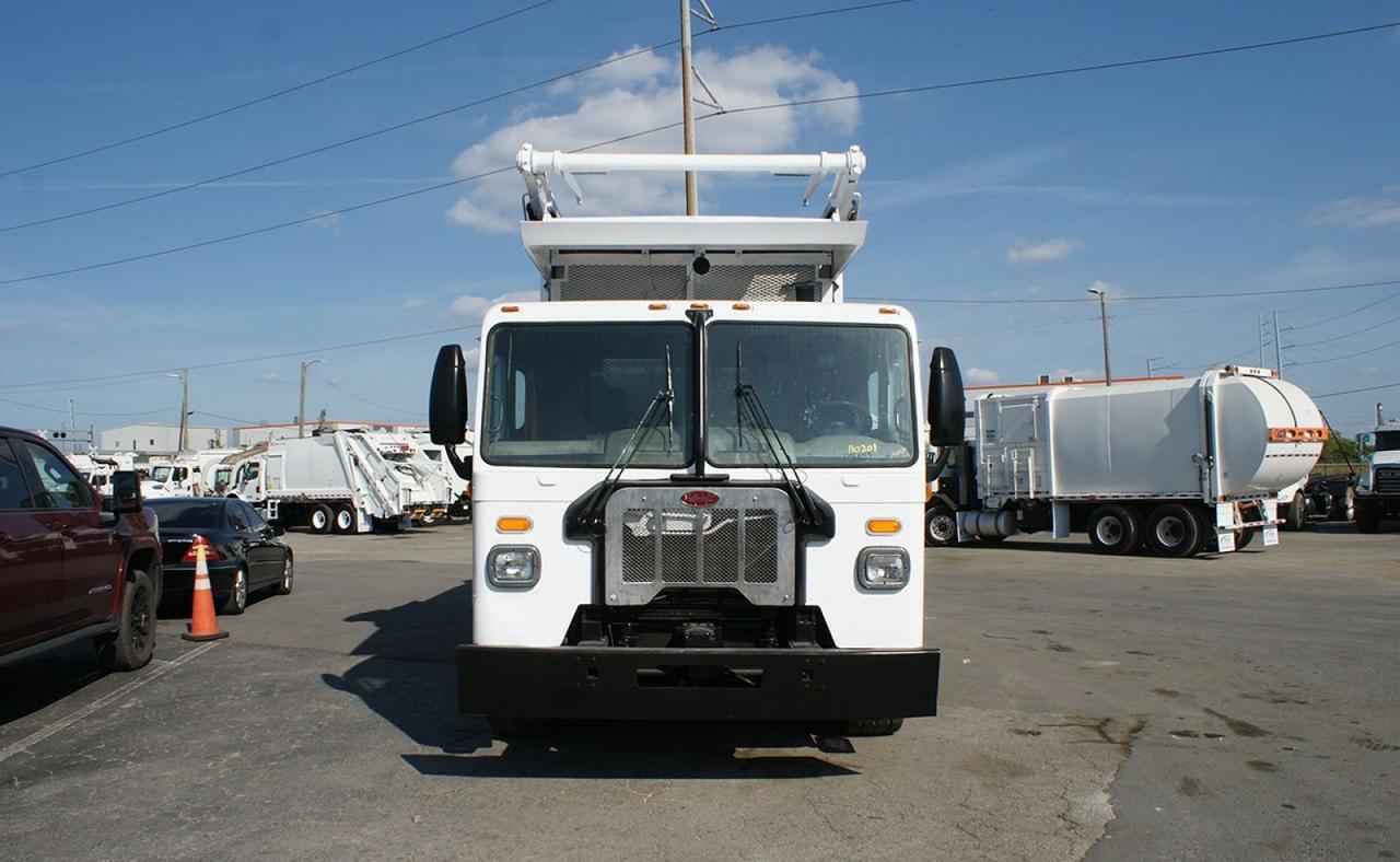 2018 Peterbilt 520 40 Yard Heil Front Loader Garbage Truck