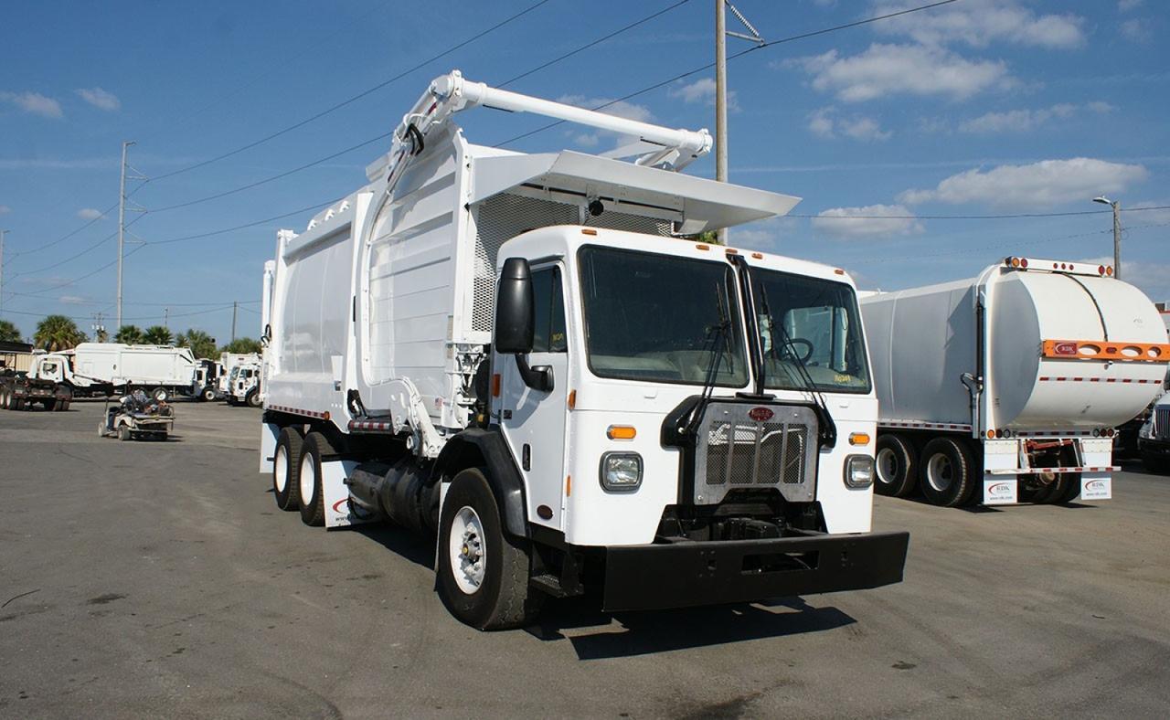 2018 Peterbilt 520 40 Yard Heil Front Loader Garbage Truck