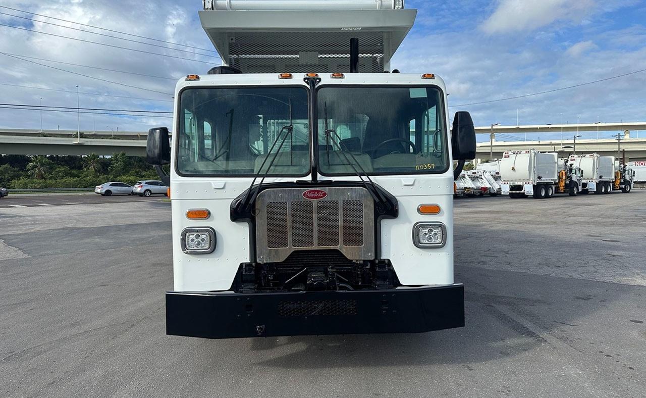 2018 Peterbilt 520 40 Yard New Way Front Loader Garbage Truck