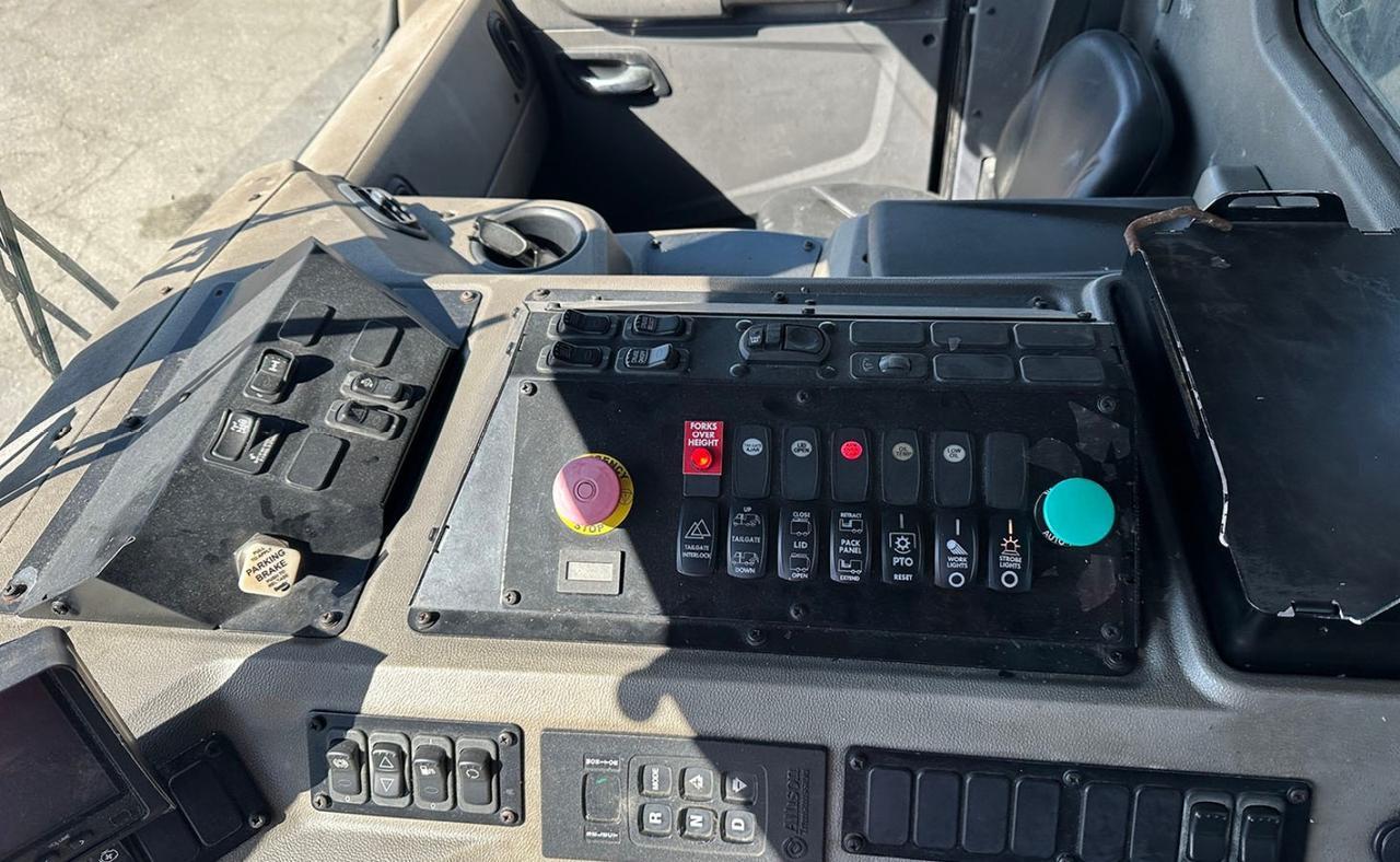 2018 Peterbilt 520 40 Yard New Way Front Loader Garbage Truck Tampa FL