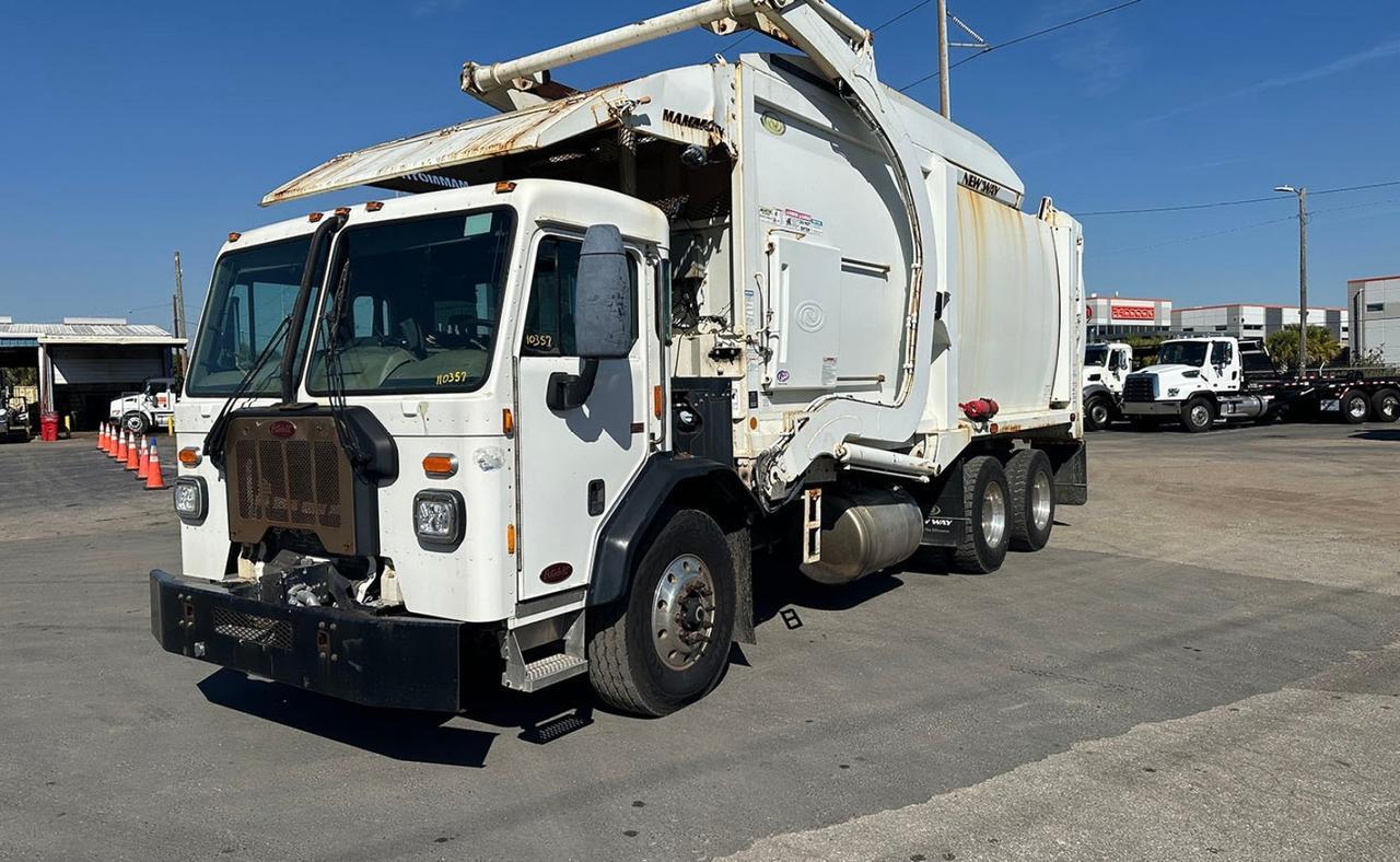 2018 Peterbilt 520 40 Yard New Way Front Loader Garbage Truck