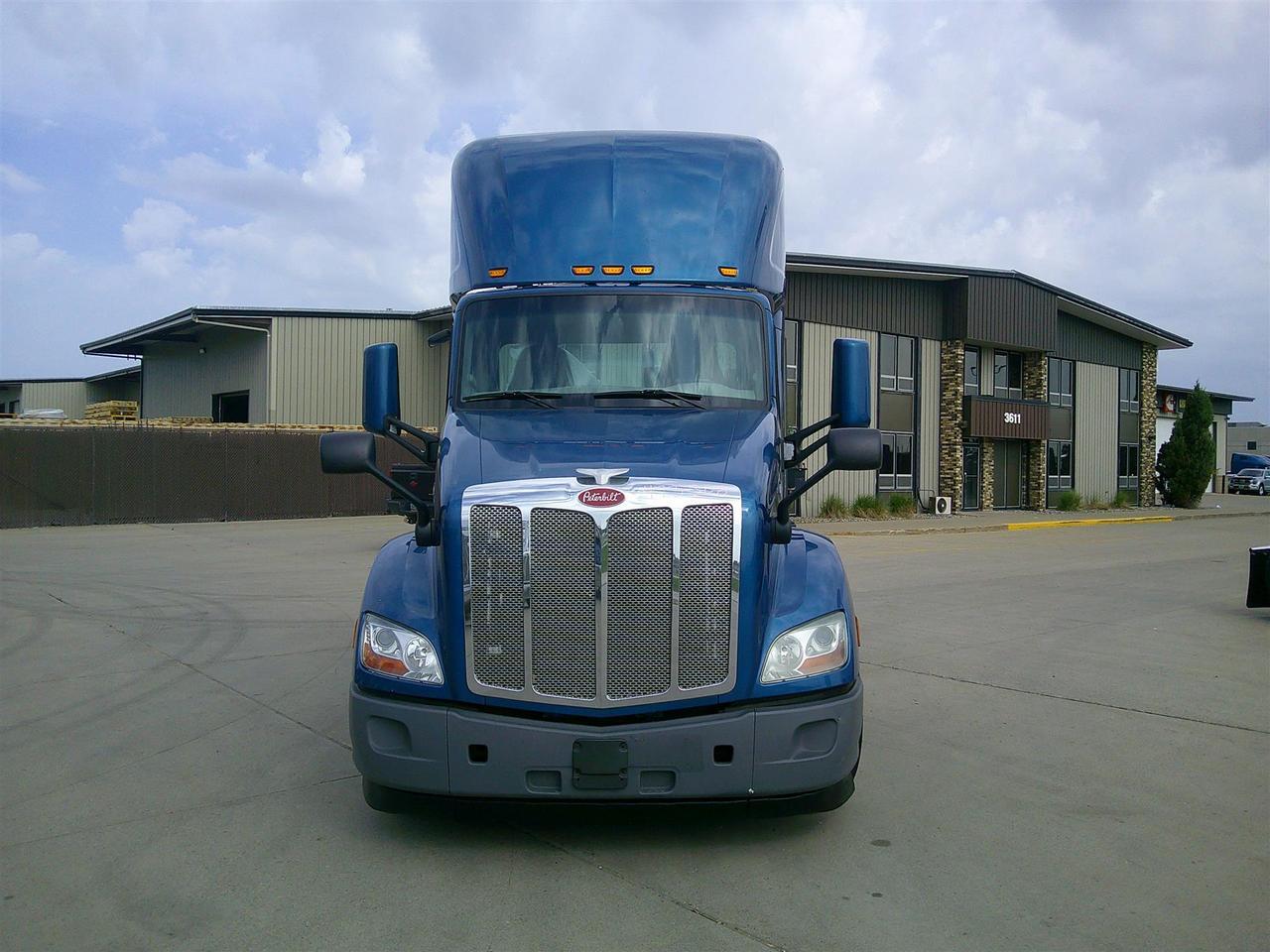 2018 Peterbilt 579 Non-Sleeper