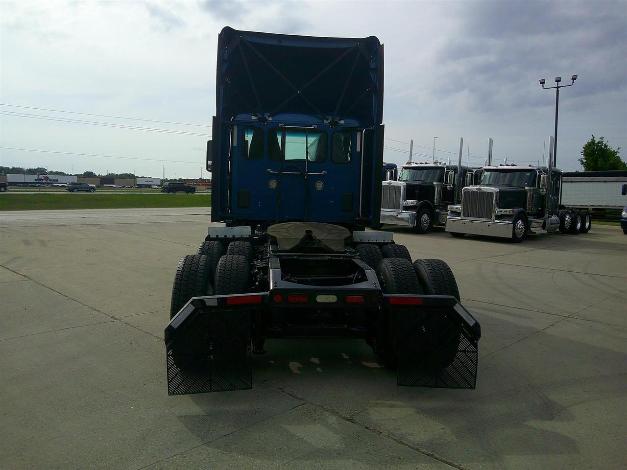 2018 Peterbilt 579 in Eau Claire, WI — photo 5