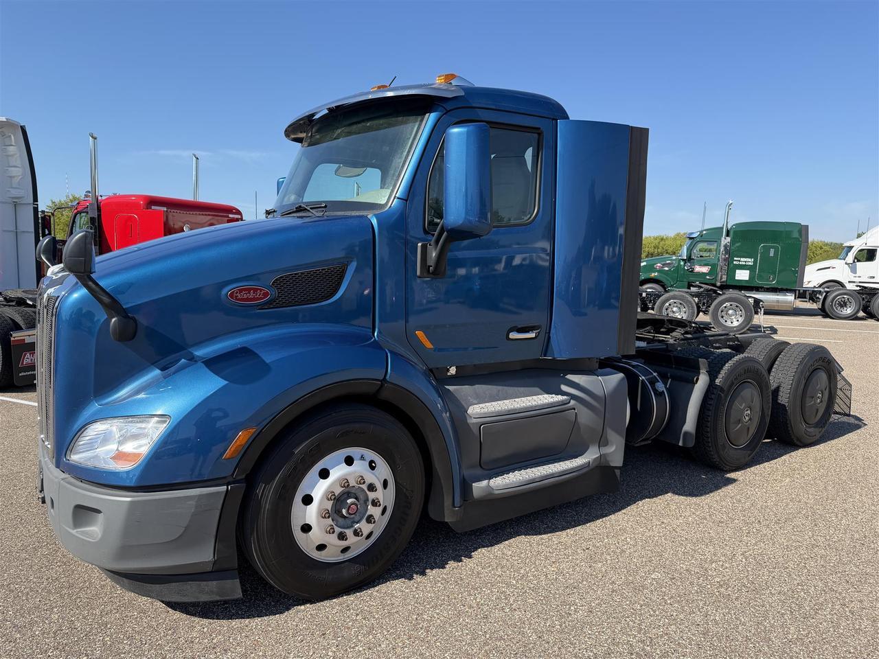 2018 Peterbilt 579 Non-Sleeper