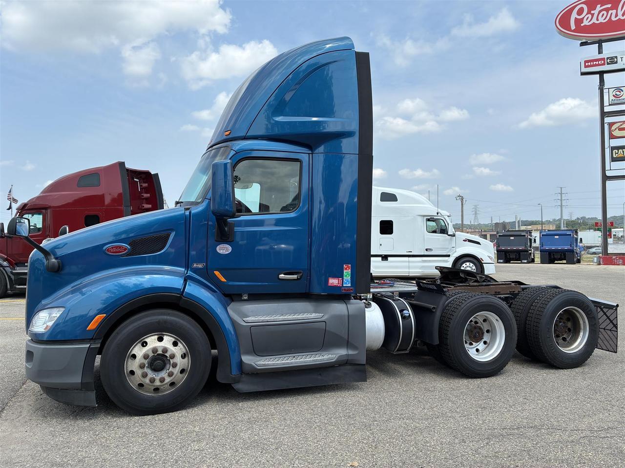 2018 Peterbilt 579 Non-Sleeper