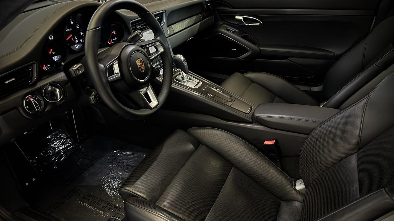 2018 Porsche 911 Carrera GTS