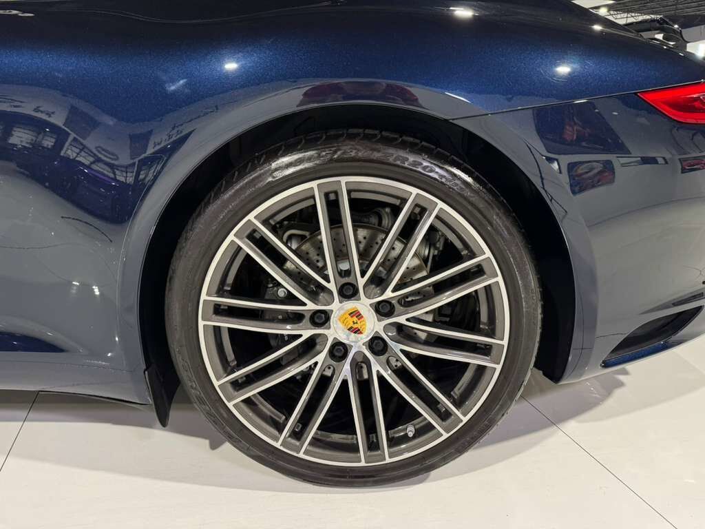 2018 Porsche 911 Carrera Night Blue Metallic paint, Bose audio, Porsche active suspension management AND MUCH MORE!! Fort Lauderdale FL