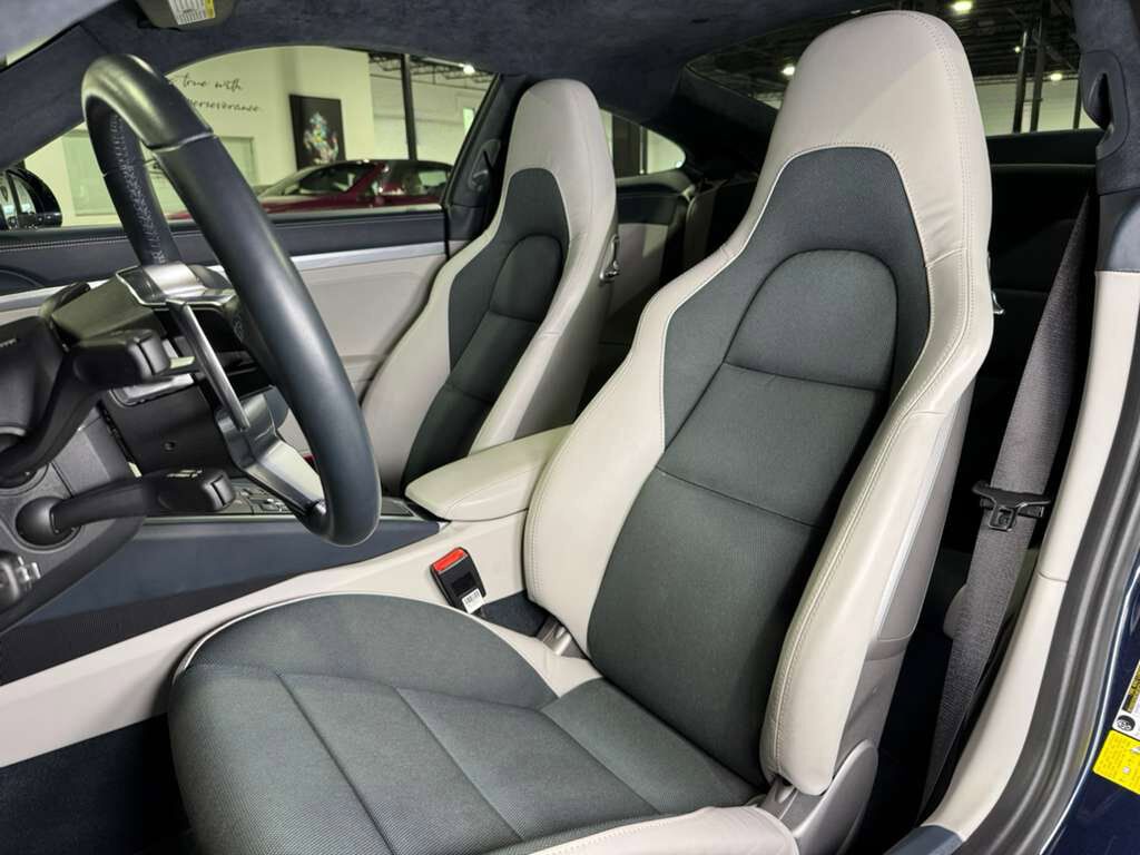 2018 Porsche 911 Carrera Night Blue Metallic paint, Bose audio, Porsche active suspension management AND MUCH MORE!! Fort Lauderdale FL