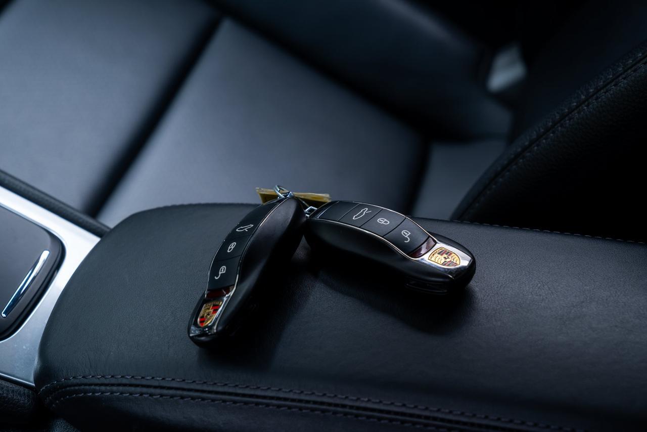2018 Porsche 911 Carrera S Premium Package / Sport Pkg / Slide Tilt Glass Sun Portland OR