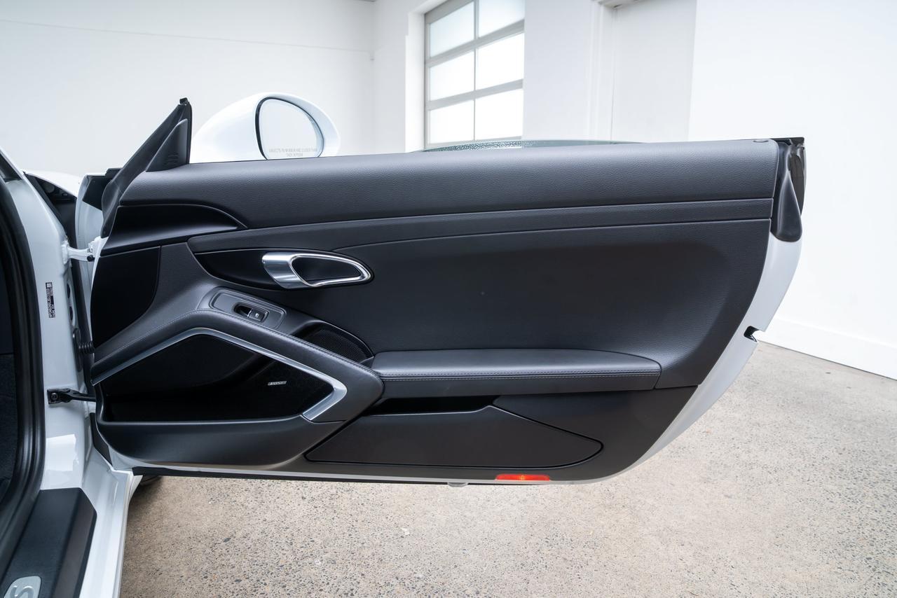 2018 Porsche 911 Carrera S Premium Package / Sport Pkg / Slide Tilt Glass Sun Portland OR