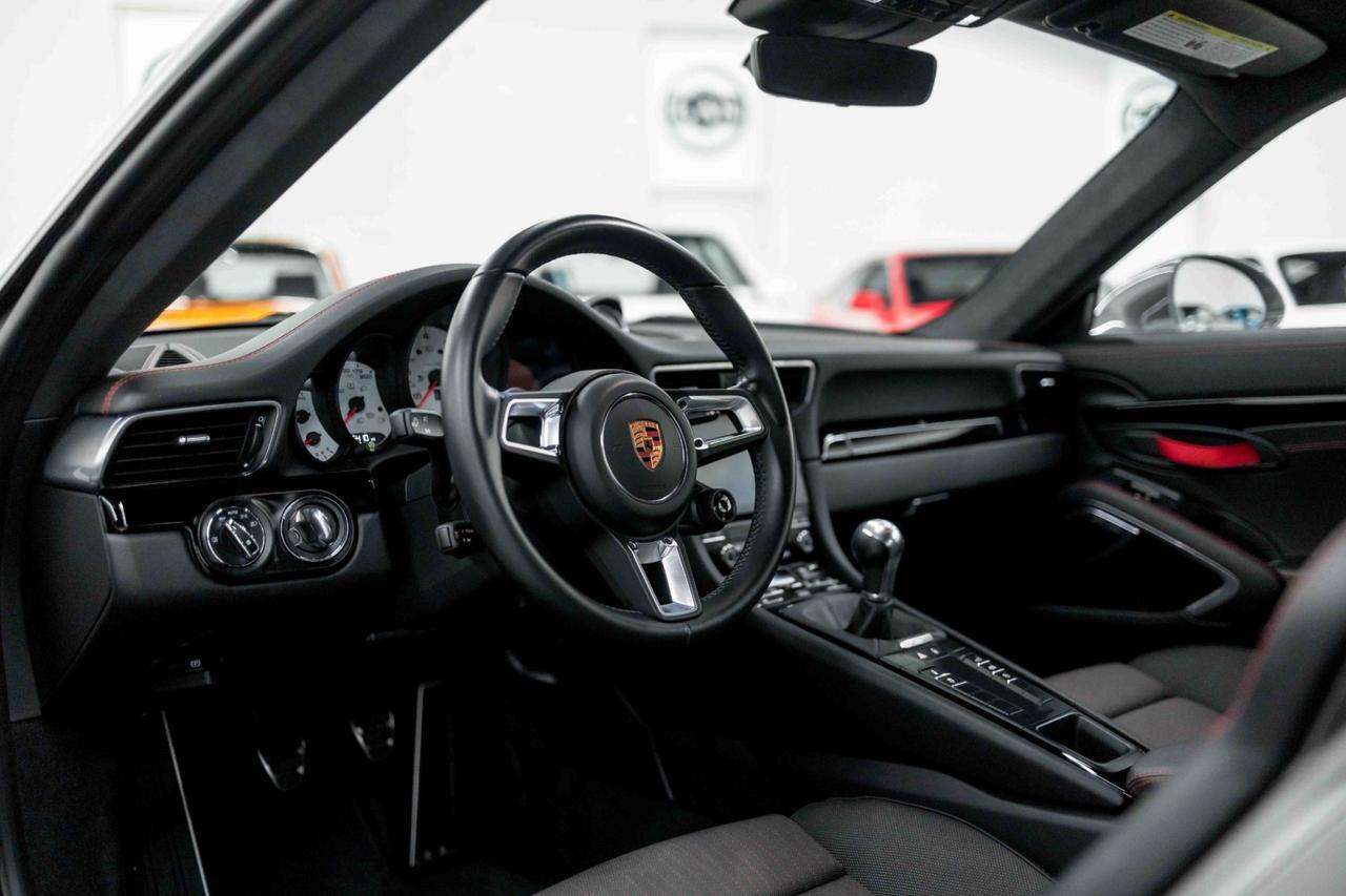 2018 Porsche 911 Carrera T