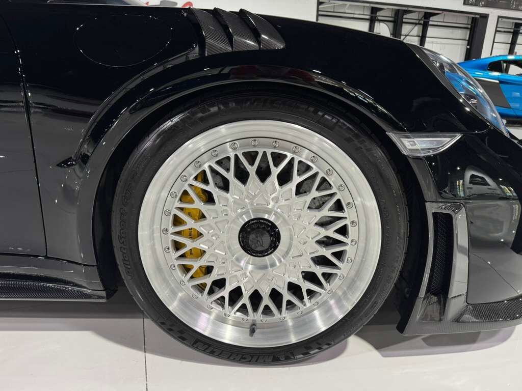 2018 Porsche 911 GT2 RS Weissach Package, Sport Chrono package, extended leather interior, PDLS AND MUCH MORE!! Fort Lauderdale FL