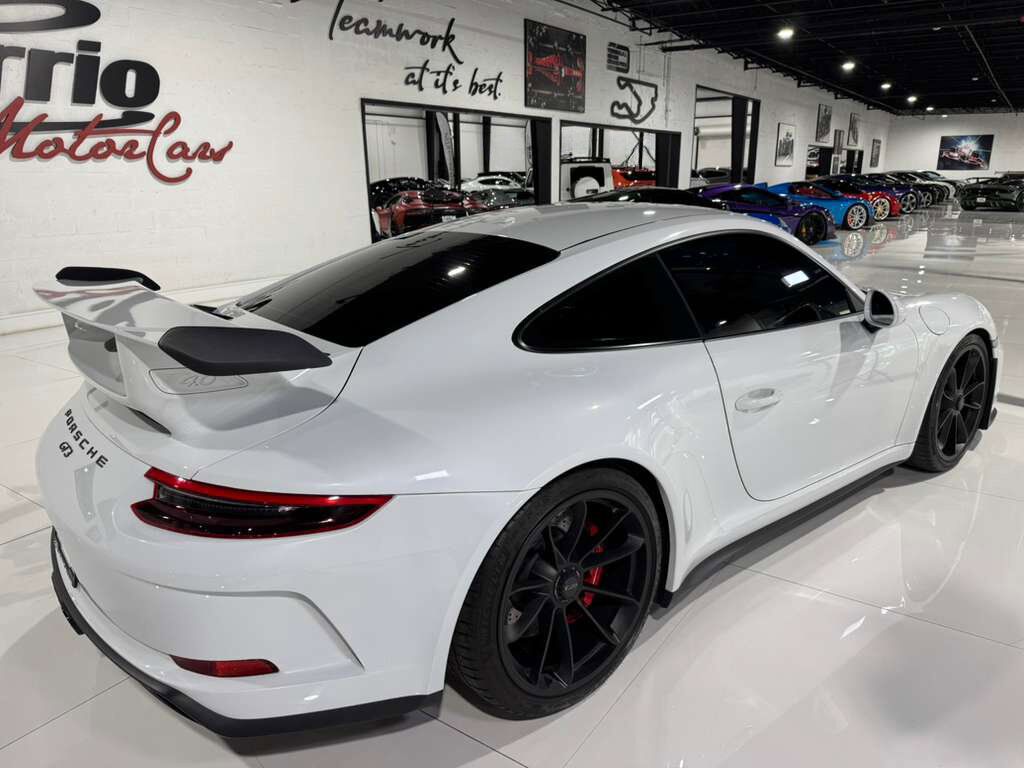 2018 Porsche 911 GT3 6-SPEED MANUAL!! Sport Chrono pack, extended leather, PDCC, carbon bucket seats AND MORE!! Fort Lauderdale FL