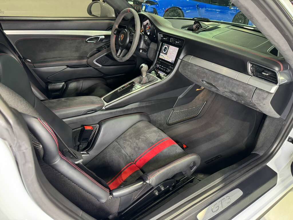 2018 Porsche 911 GT3 6-SPEED MANUAL!! Sport Chrono pack, extended leather, PDCC, carbon bucket seats AND MORE!! Fort Lauderdale FL