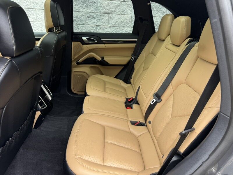 2018 Porsche Cayenne  Willow Grove PA