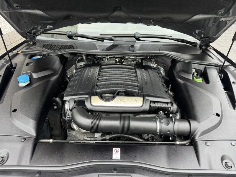 2018 Porsche Cayenne  Willow Grove PA