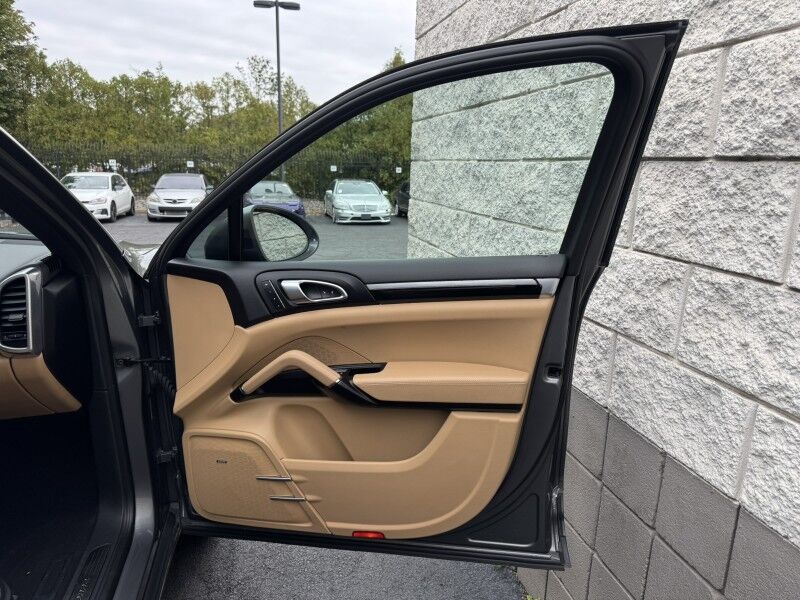 2018 Porsche Cayenne  Willow Grove PA