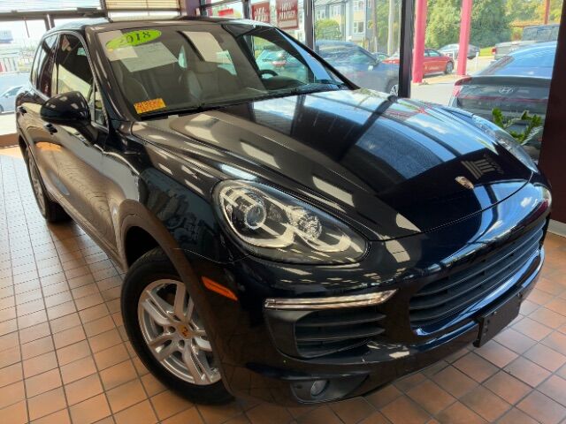 2018 Porsche Cayenne LIMITED