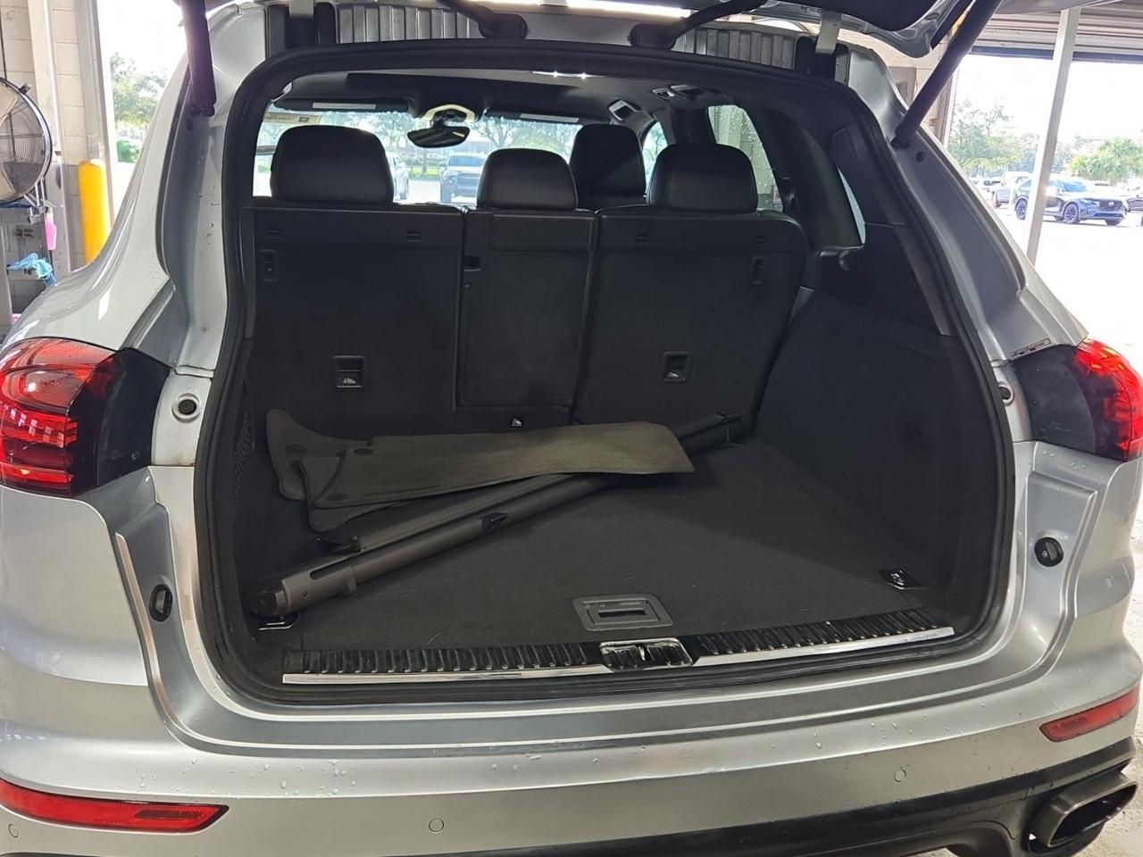 2018 Porsche Cayenne Platinum Edition Lane Change Assist / Ventilated Seats Portland OR