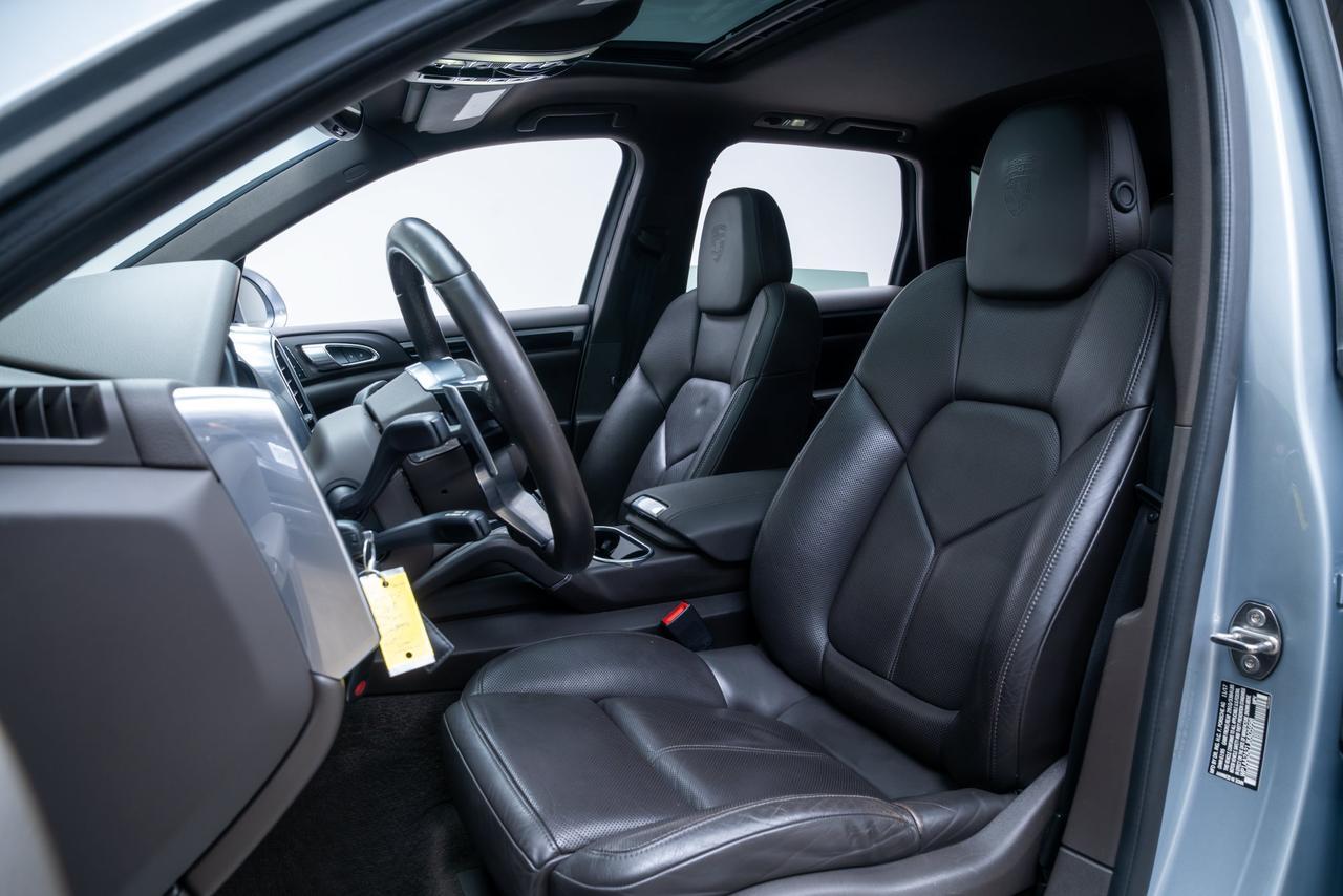 2018 Porsche Cayenne Platinum Edition Lane Change Assist / Ventilated Seats Portland OR