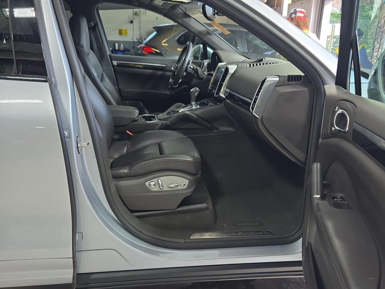 2018 Porsche Cayenne Platinum Edition Lane Change Assist / Ventilated Seats Portland OR