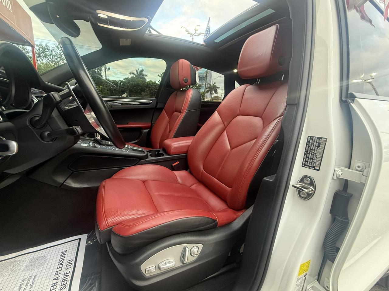 2018 Porsche Macan Hollywood FL