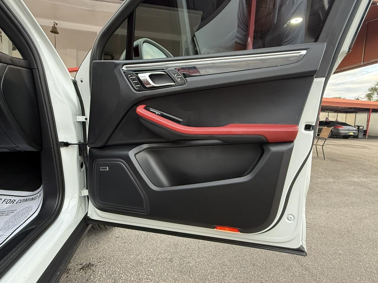 2018 Porsche Macan Hollywood FL