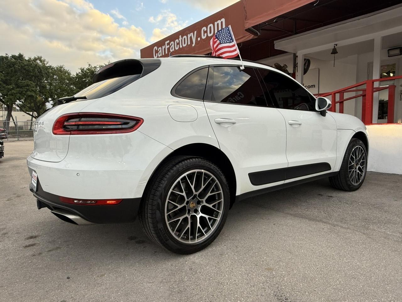 2018 Porsche Macan Hollywood FL